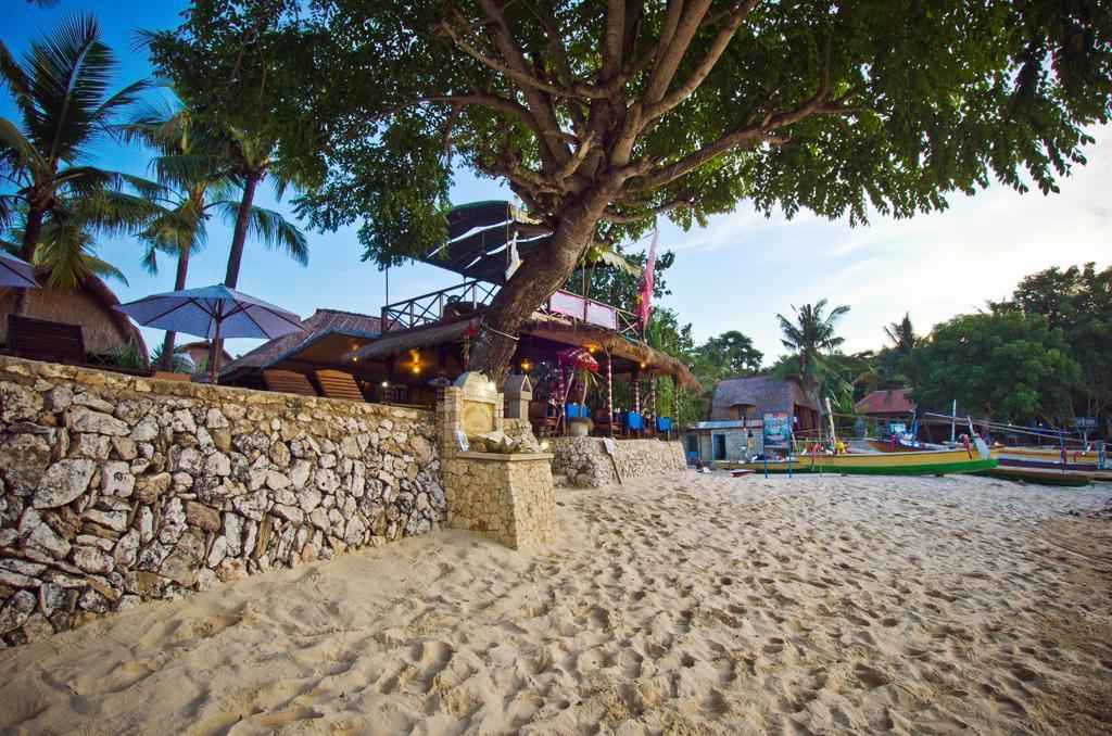 Lumbung Bali Huts Hotel Lembongan Buitenkant foto