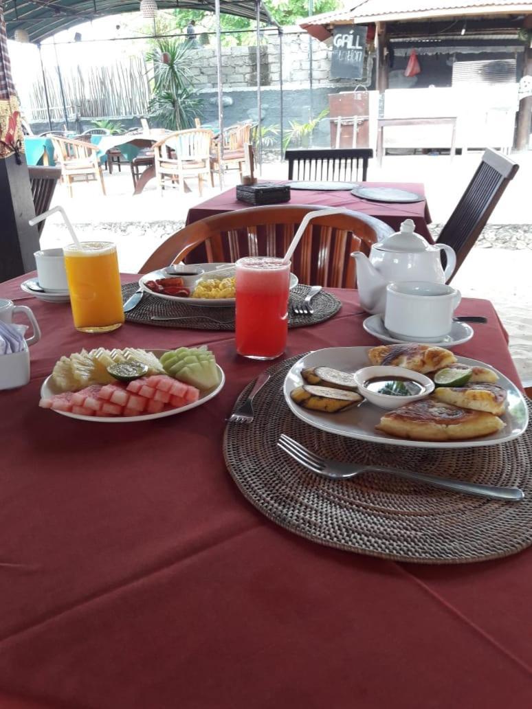 Lumbung Bali Huts Hotel Lembongan Buitenkant foto